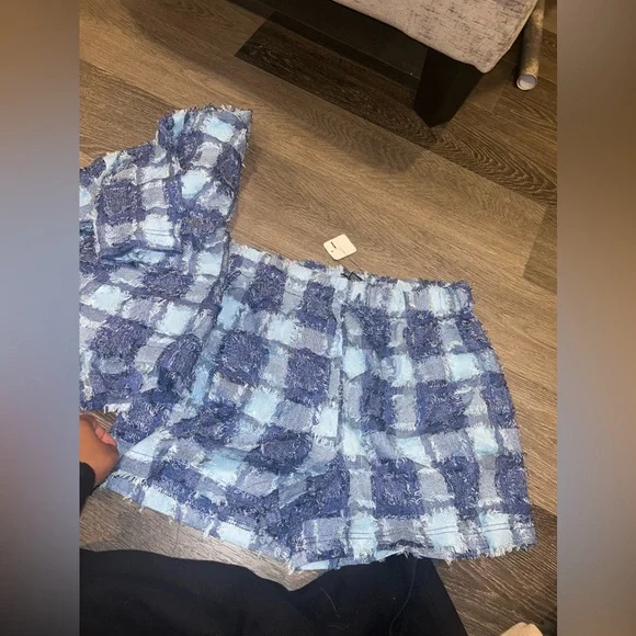 Fashion nova 3 piece diner set. - Picture 6 of 7